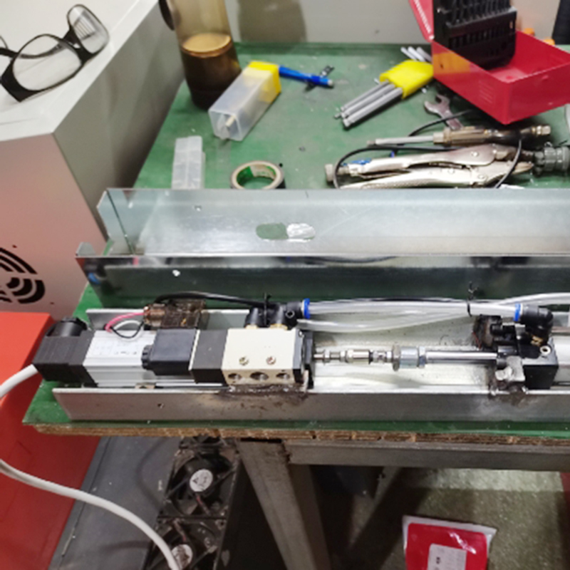 HLC拉桿式直線(xiàn)位移傳感器用于厚度測(cè)量