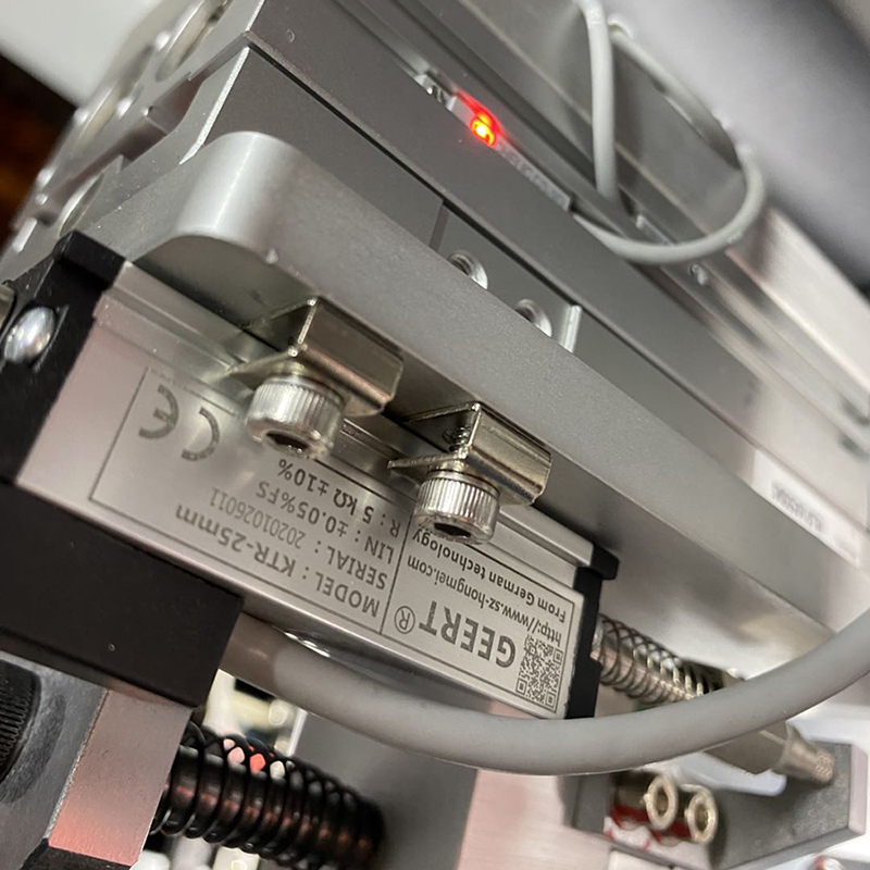 KTR自復(fù)位式直線(xiàn)位移傳感器用于非標(biāo)設(shè)備自動(dòng)化測(cè)控系統(tǒng)